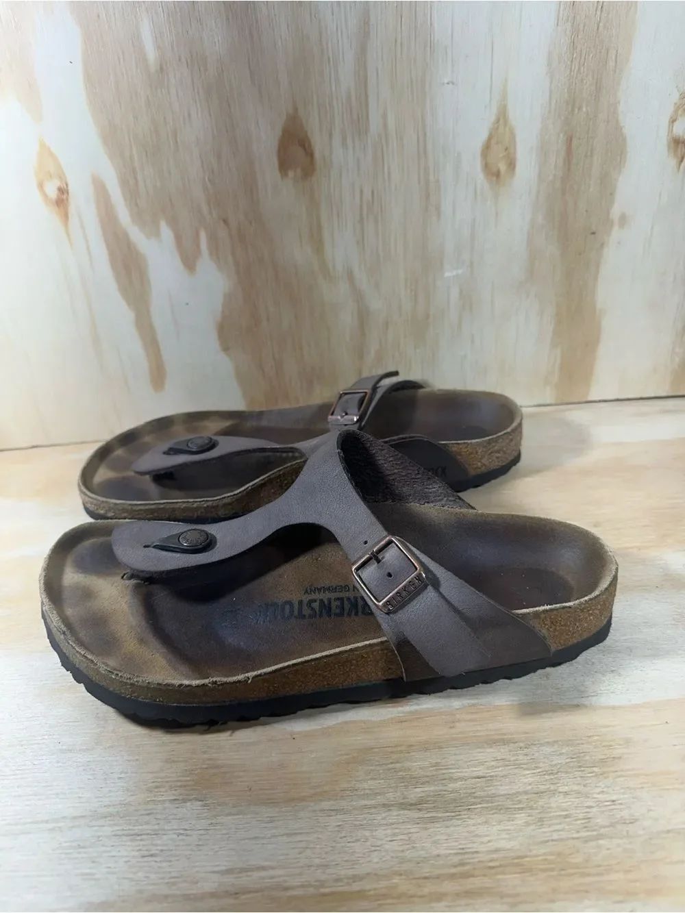 Birkenstock Brown Thong Sandals Women’s Size 7